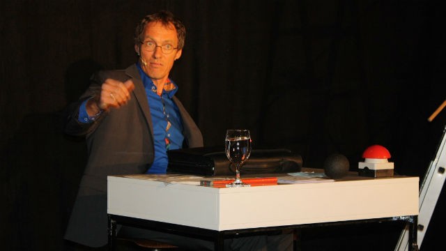 3-baumm am tisch web